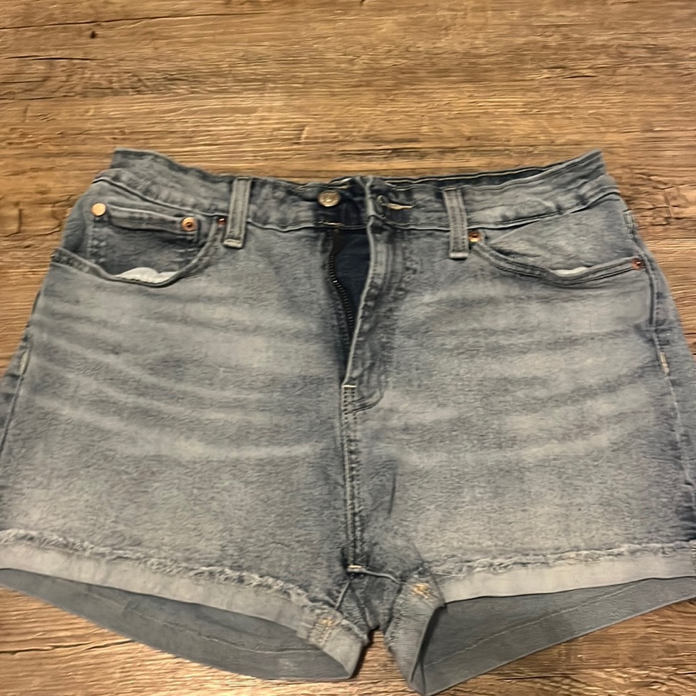 Levi’s Mom Shorts
